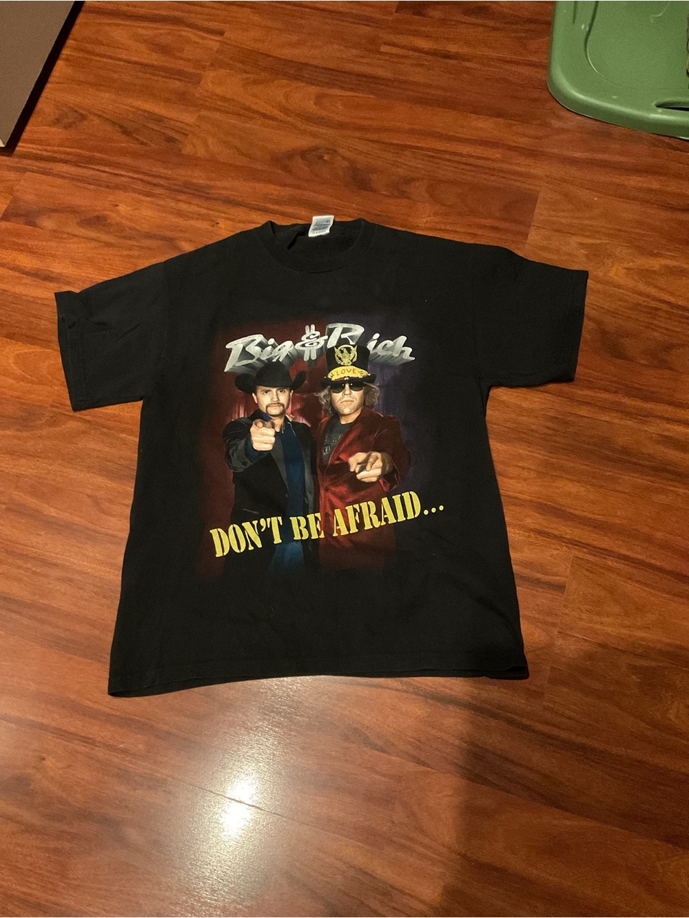 Big & Rich Don’t Be Afraid Black Graphic T-Shirt Size Medium